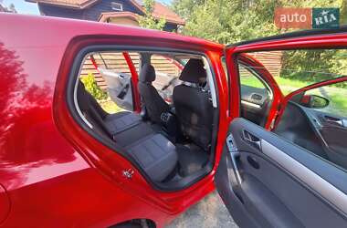 Хетчбек Volkswagen Golf 2011 в 