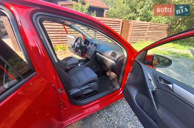 Хетчбек Volkswagen Golf 2011 в 
