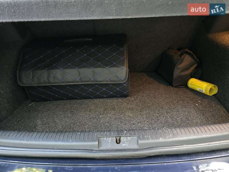 Хэтчбек Volkswagen Golf 2005 в Одессе