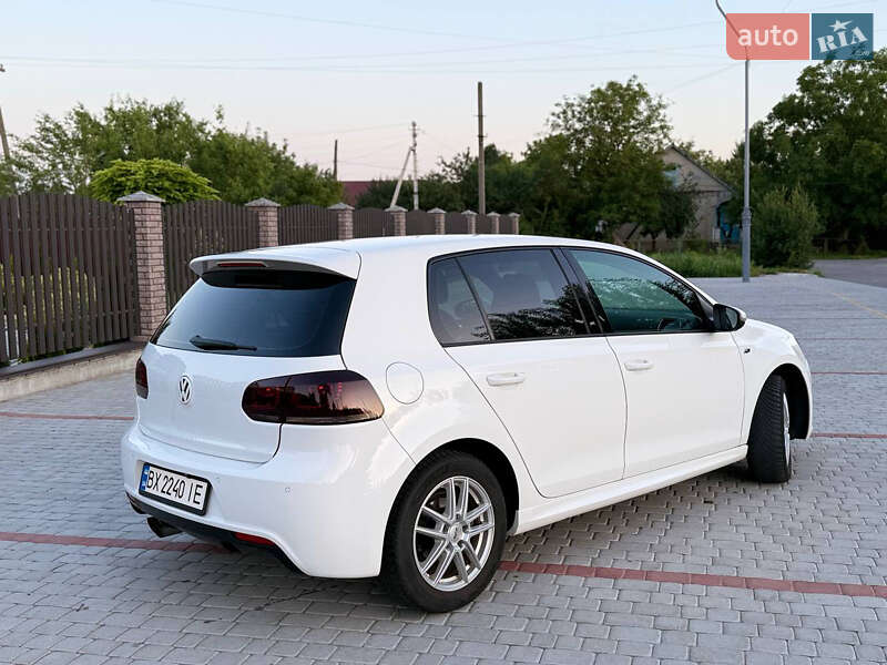 Хэтчбек Volkswagen Golf 2010 в Староконстантинове