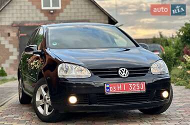 Хетчбек Volkswagen Golf 2008 в Володимирці