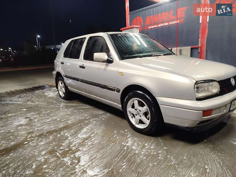 Хэтчбек Volkswagen Golf 1996 в Виннице