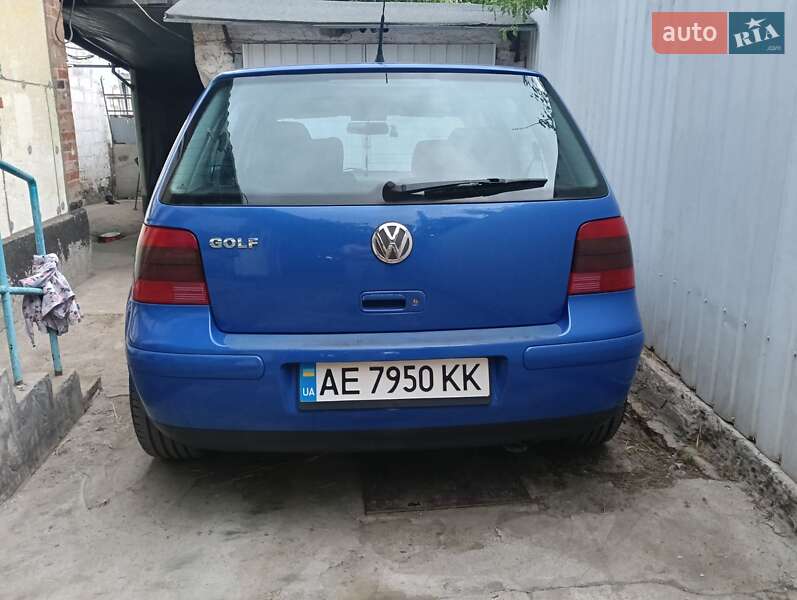Хетчбек Volkswagen Golf 2001 в Кривому Розі