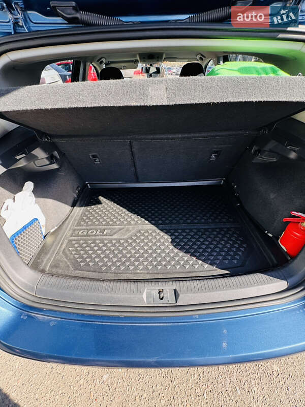 Хетчбек Volkswagen Golf 2012 в Одесі