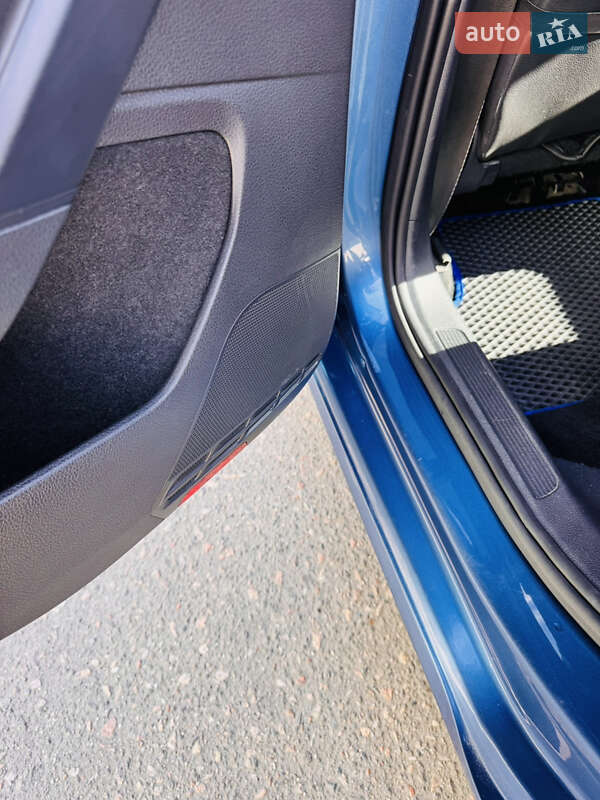 Хетчбек Volkswagen Golf 2012 в Одесі