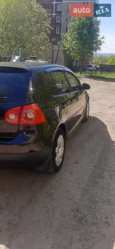 Хэтчбек Volkswagen Golf 2006 в Славянске