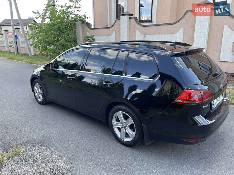 Универсал Volkswagen Golf 2015 в Киеве