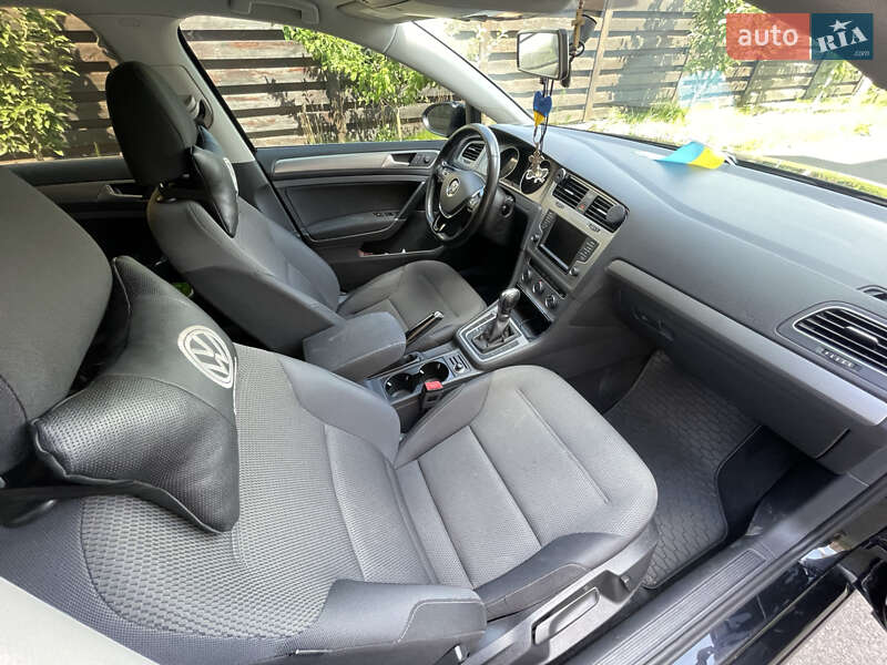 Универсал Volkswagen Golf 2015 в Киеве