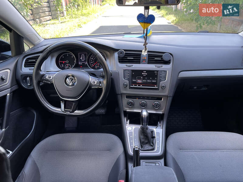 Универсал Volkswagen Golf 2015 в Киеве