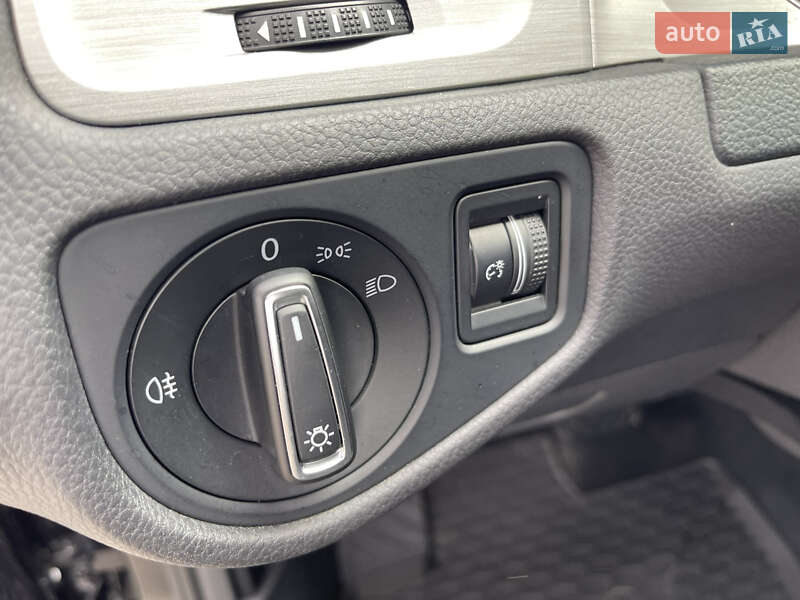 Универсал Volkswagen Golf 2015 в Киеве