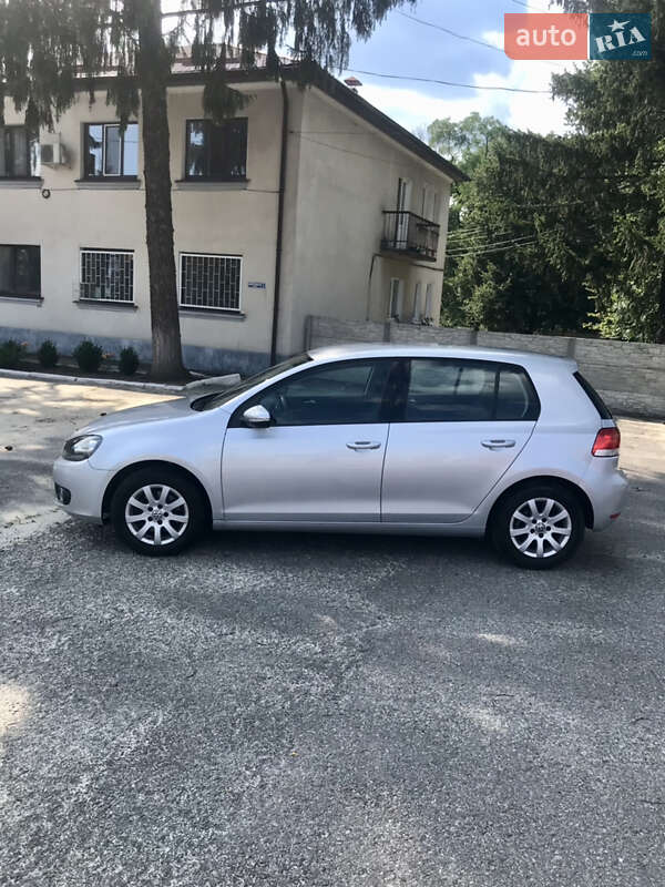 Хетчбек Volkswagen Golf 2009 в Валках