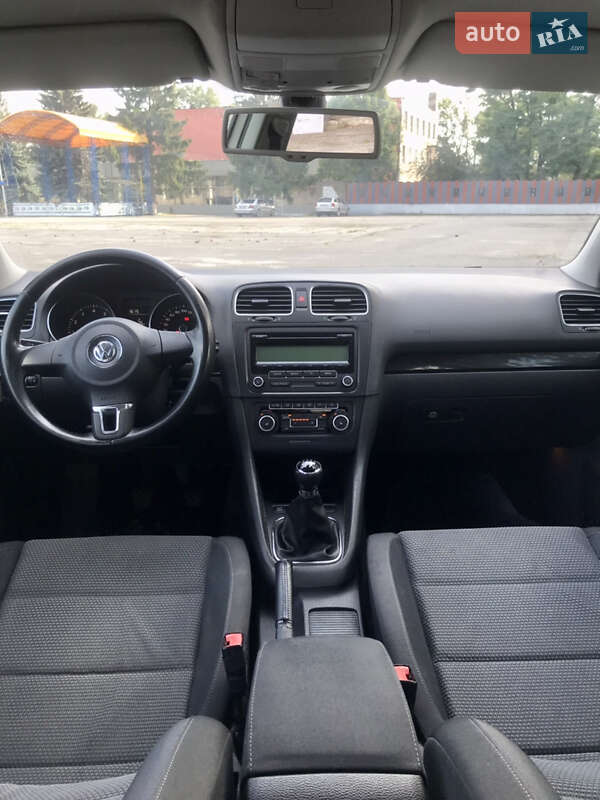 Хетчбек Volkswagen Golf 2009 в Валках