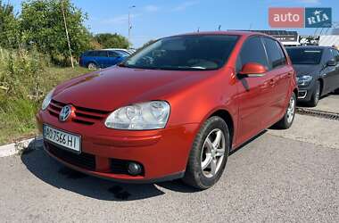 Хетчбек Volkswagen Golf 2006 в Ужгороді