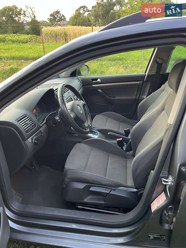 Универсал Volkswagen Golf 2008 в Нетешине