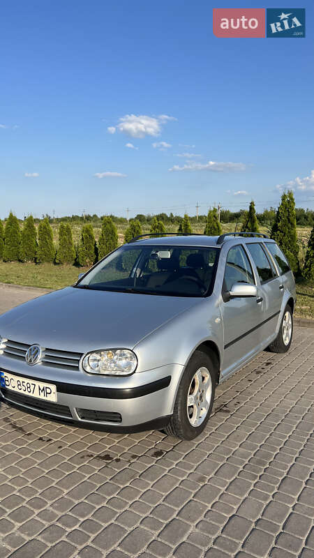 Універсал Volkswagen Golf 2001 в Городку