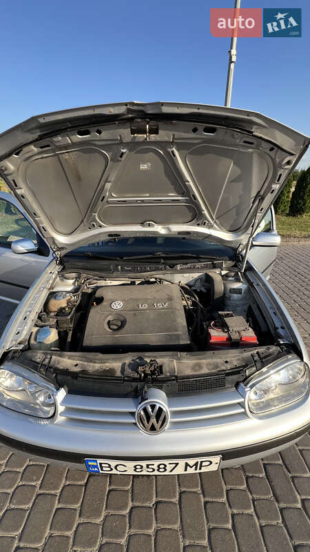 Універсал Volkswagen Golf 2001 в Городку