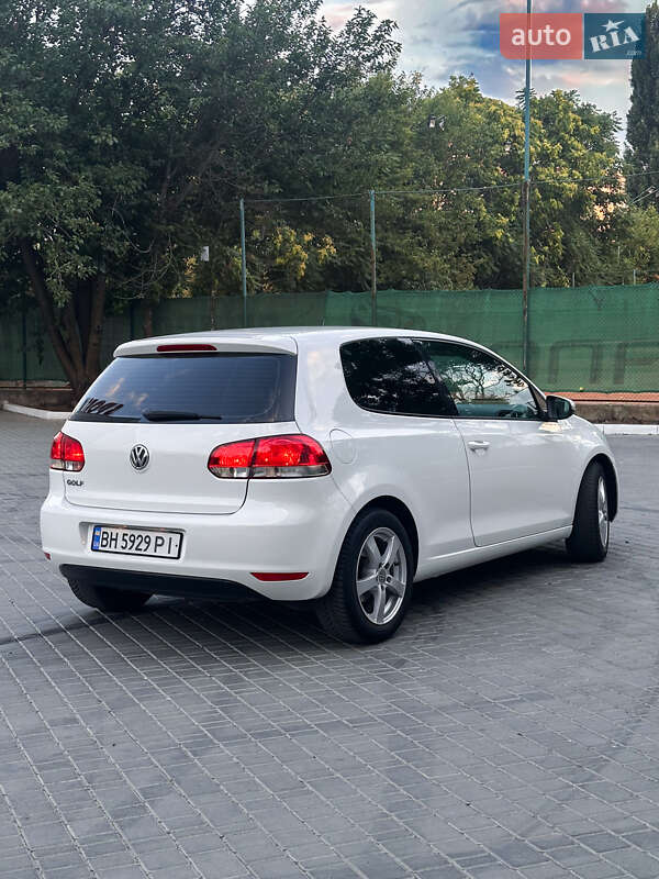 Хэтчбек Volkswagen Golf 2009 в Одессе