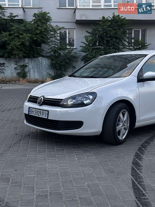 Хэтчбек Volkswagen Golf 2009 в Одессе