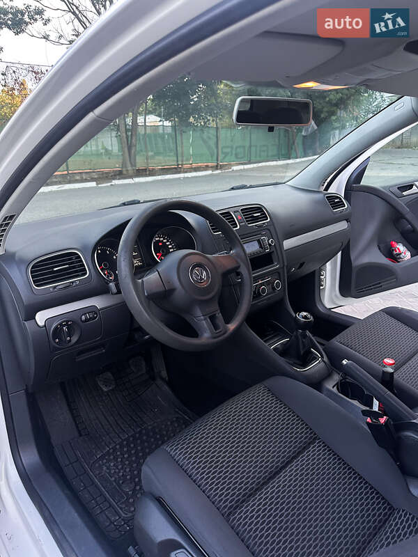 Хэтчбек Volkswagen Golf 2009 в Одессе