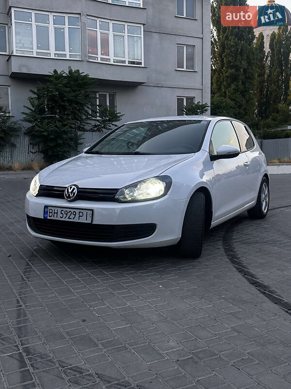 Хэтчбек Volkswagen Golf 2009 в Одессе