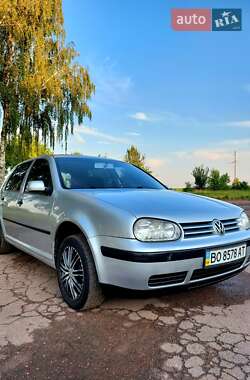 Хетчбек Volkswagen Golf 2003 в Тростянці