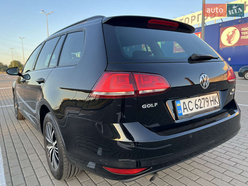Універсал Volkswagen Golf 2016 в Луцьку