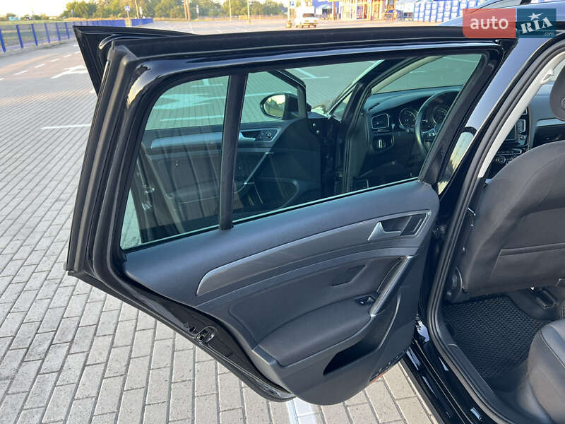 Універсал Volkswagen Golf 2016 в Луцьку