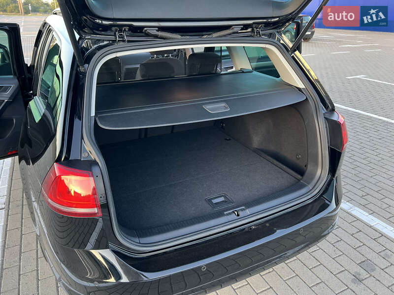 Універсал Volkswagen Golf 2016 в Луцьку
