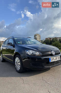Универсал Volkswagen Golf 2010 в Ровно
