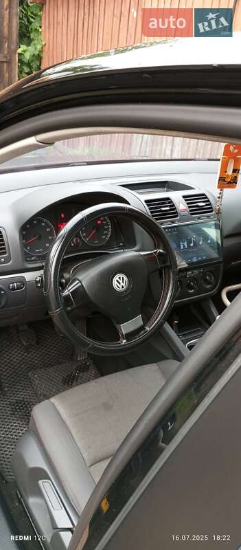 Хетчбек Volkswagen Golf 2006 в Коростені