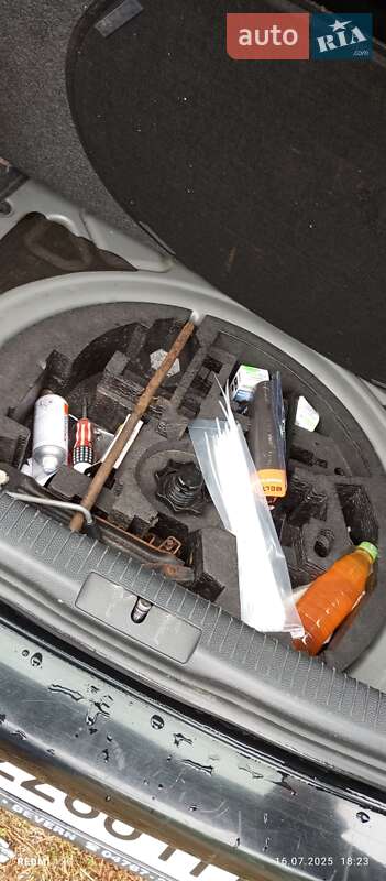 Хетчбек Volkswagen Golf 2006 в Коростені