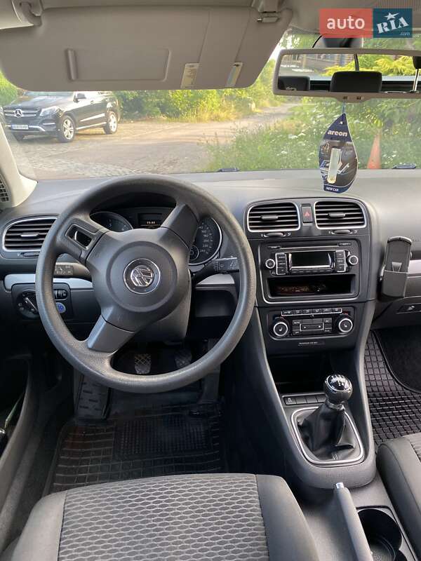 Универсал Volkswagen Golf 2012 в Ужгороде