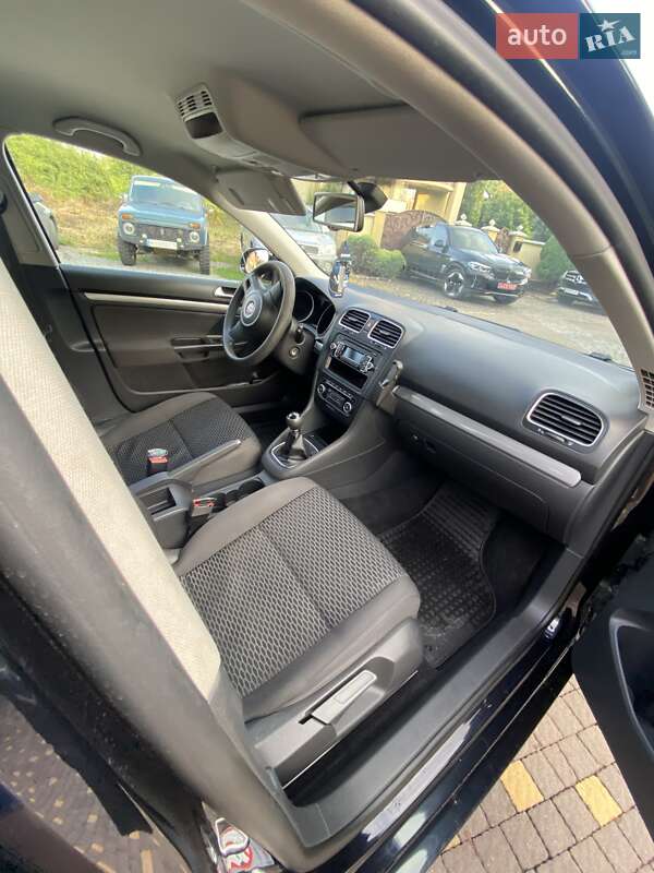 Универсал Volkswagen Golf 2012 в Ужгороде