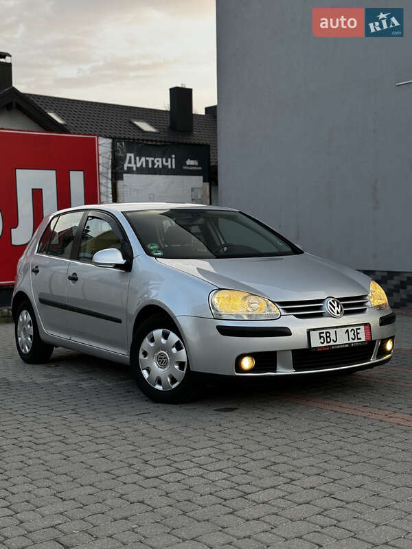 Хетчбек Volkswagen Golf 2005 в Тернополі