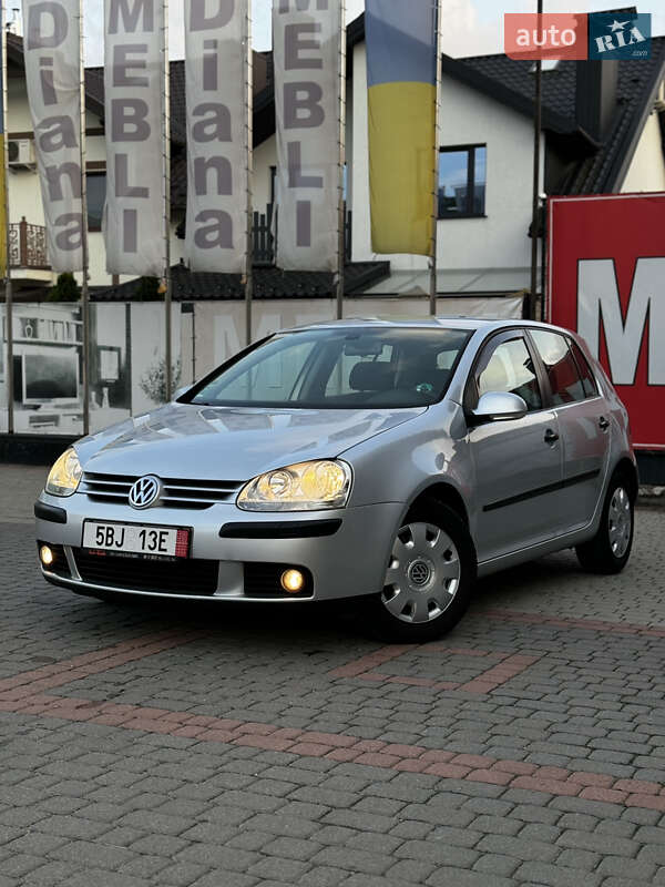 Хетчбек Volkswagen Golf 2005 в Тернополі