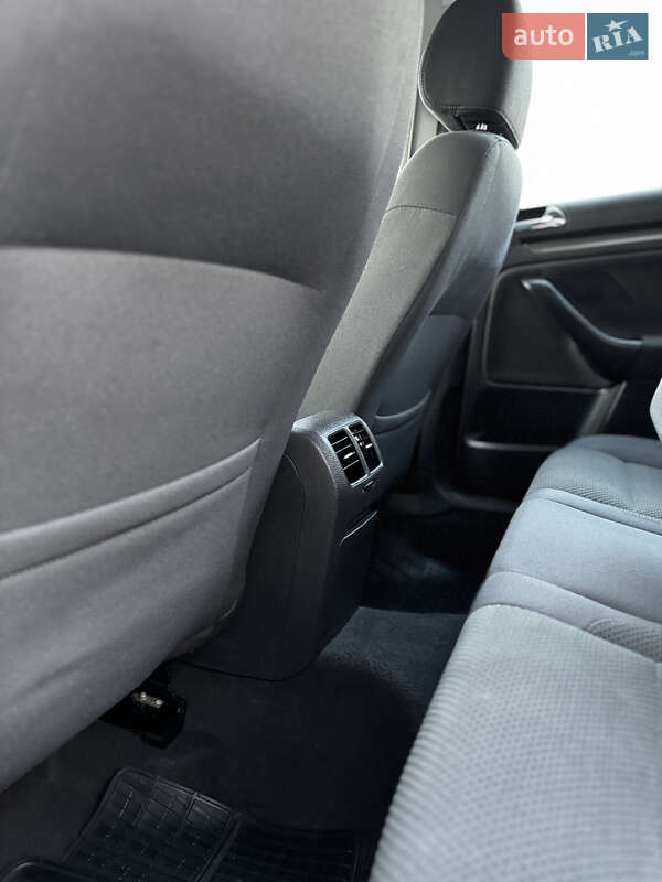 Хетчбек Volkswagen Golf 2005 в Тернополі
