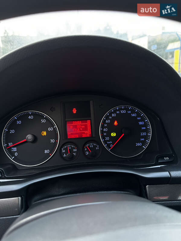 Хетчбек Volkswagen Golf 2005 в Тернополі