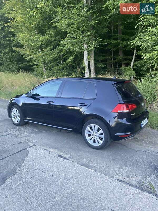 Хетчбек Volkswagen Golf 2013 в Мукачевому