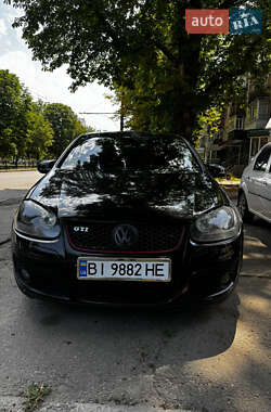 Хэтчбек Volkswagen Golf 2005 в Полтаве