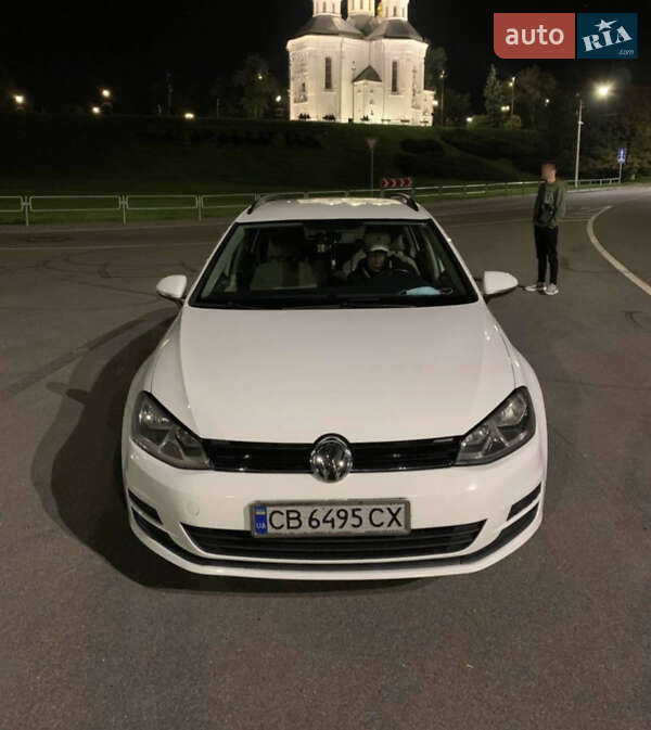 Универсал Volkswagen Golf 2015 в Чернигове