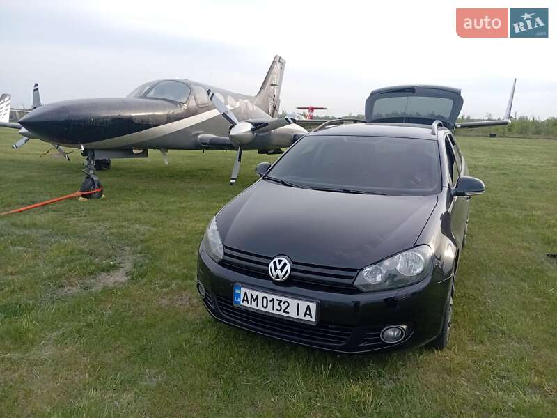 Универсал Volkswagen Golf 2013 в Киеве