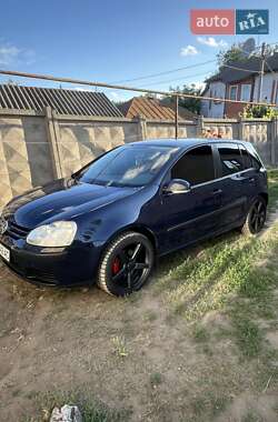 Хэтчбек Volkswagen Golf 2004 в Одессе