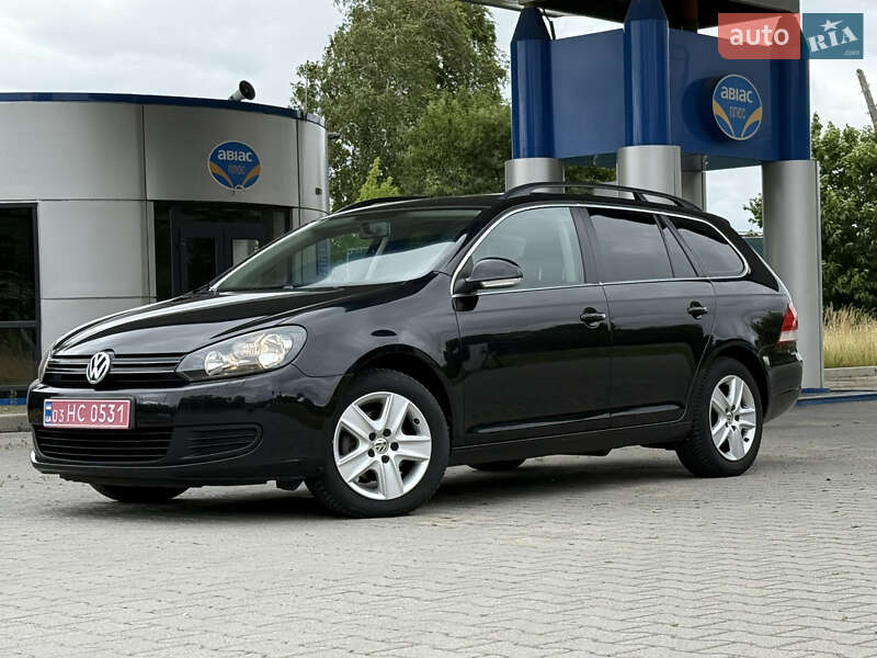 Универсал Volkswagen Golf 2010 в Красилове