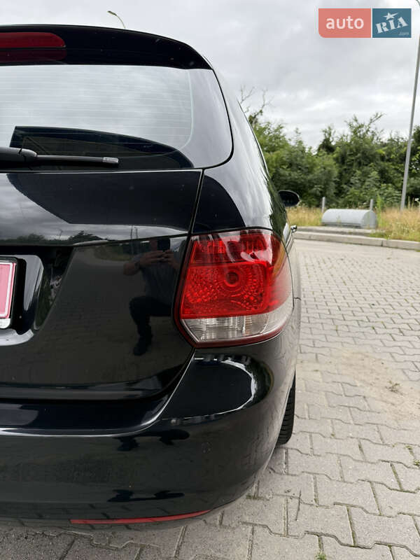Универсал Volkswagen Golf 2010 в Красилове