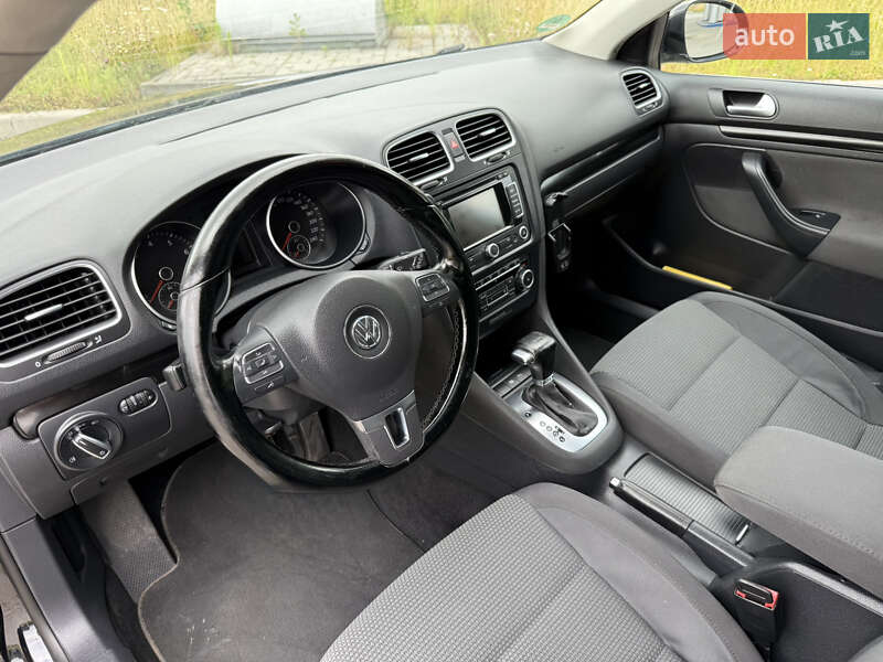 Универсал Volkswagen Golf 2010 в Красилове