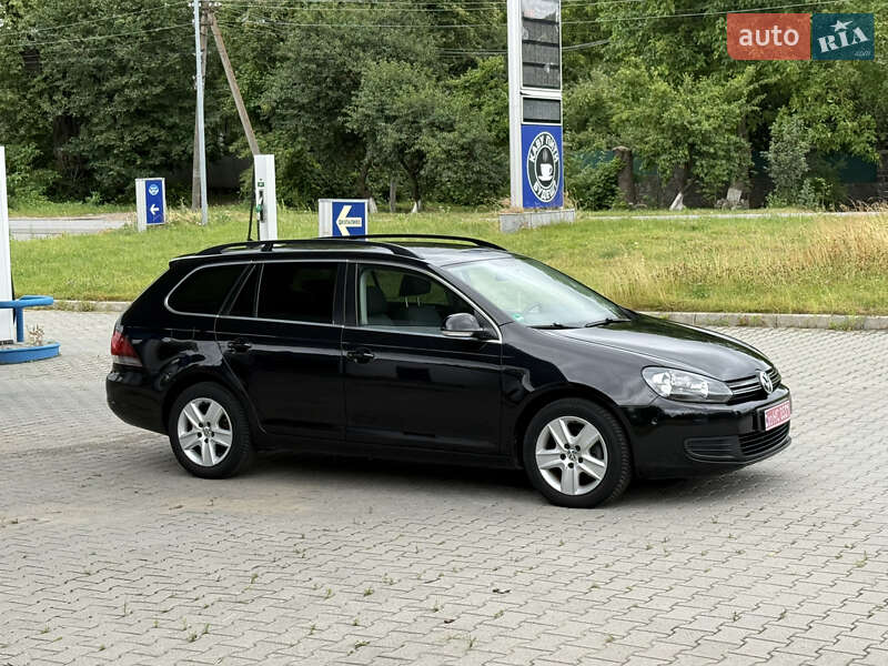 Универсал Volkswagen Golf 2010 в Красилове
