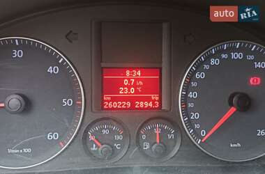 Хетчбек Volkswagen Golf 2008 в 