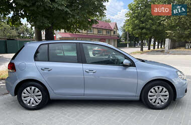 Хэтчбек Volkswagen Golf 2009 в 