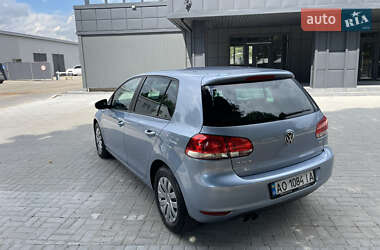 Хэтчбек Volkswagen Golf 2009 в 