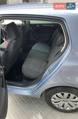 Хэтчбек Volkswagen Golf 2009 в 